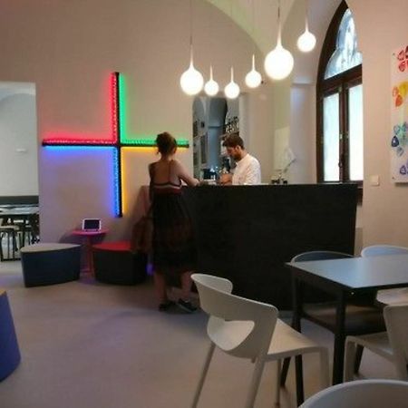 Babila Hostel Милан Экстерьер фото
