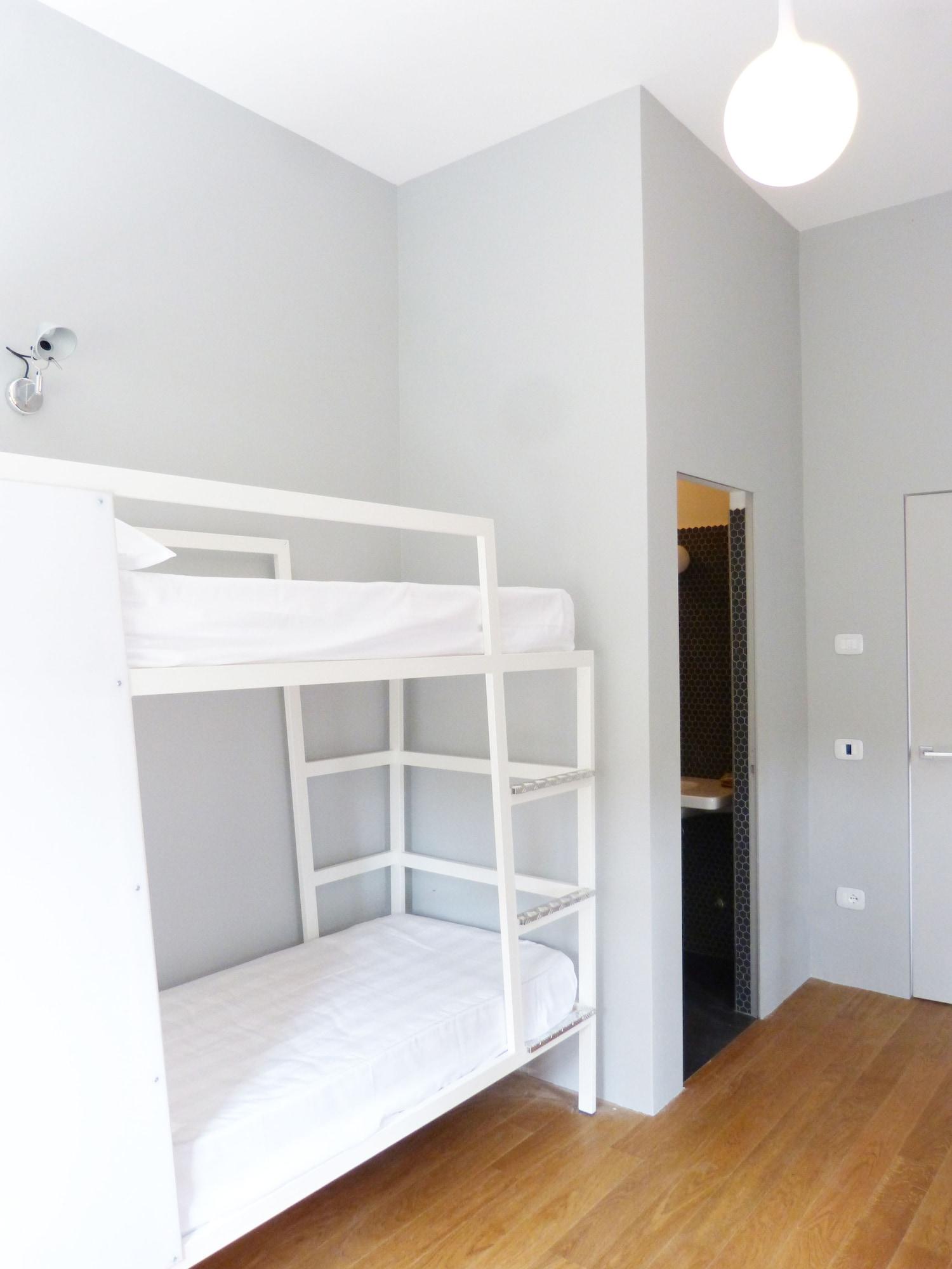 Babila Hostel Милан Экстерьер фото