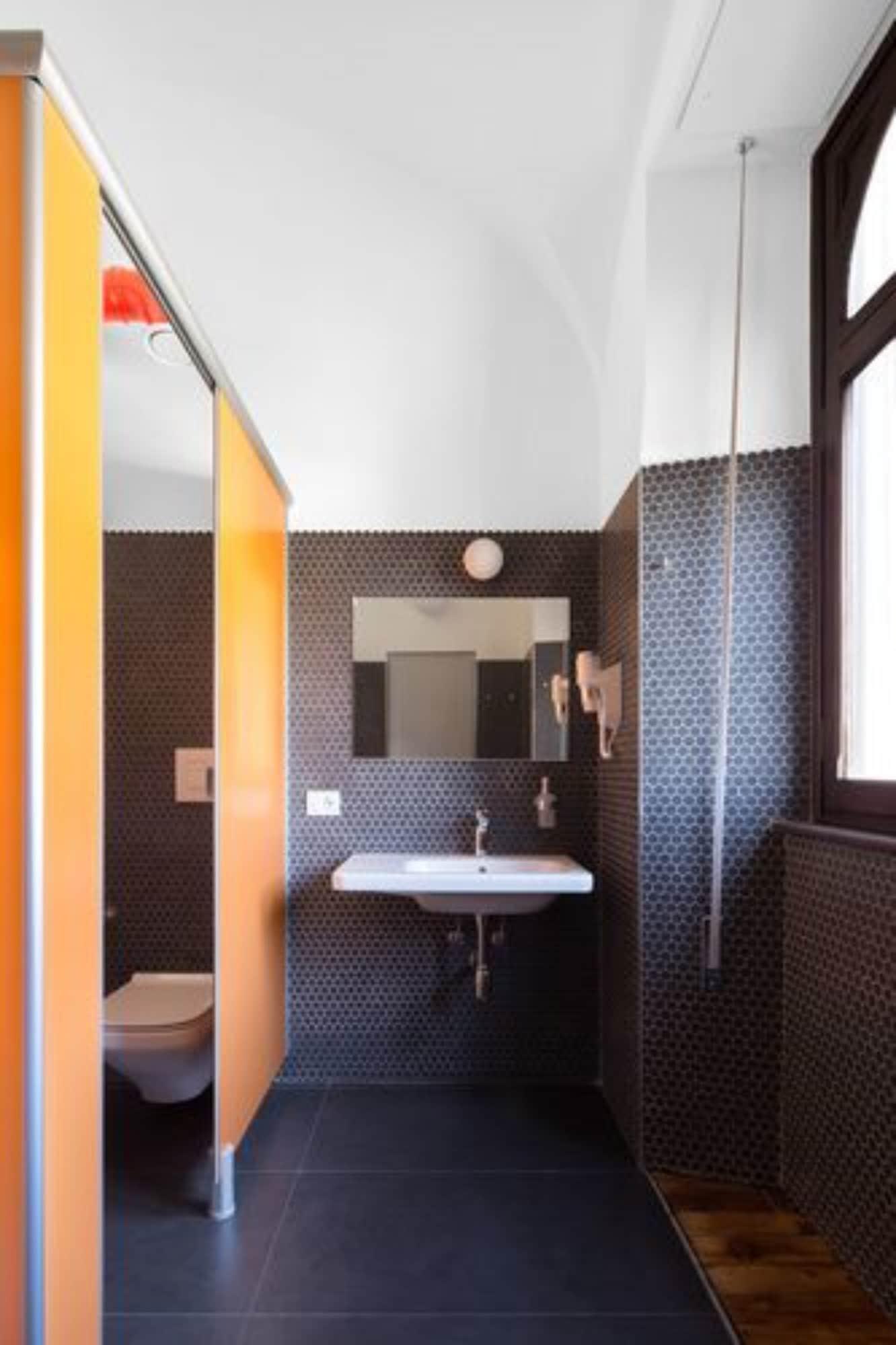 Babila Hostel Милан Экстерьер фото