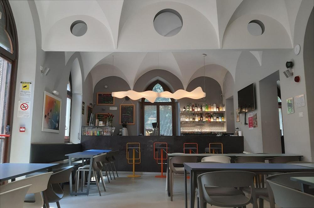 Babila Hostel Милан Экстерьер фото