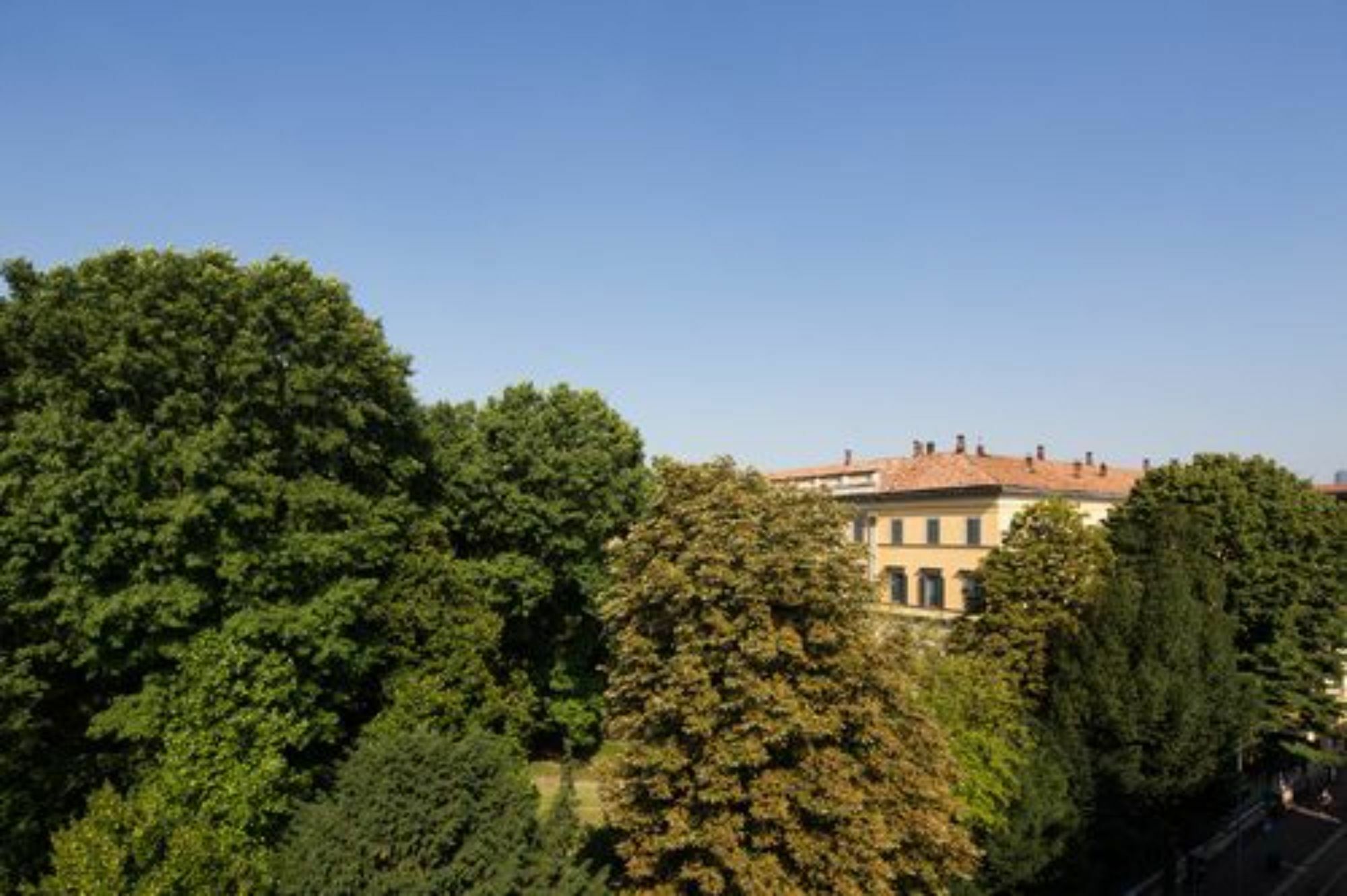 Babila Hostel Милан Экстерьер фото