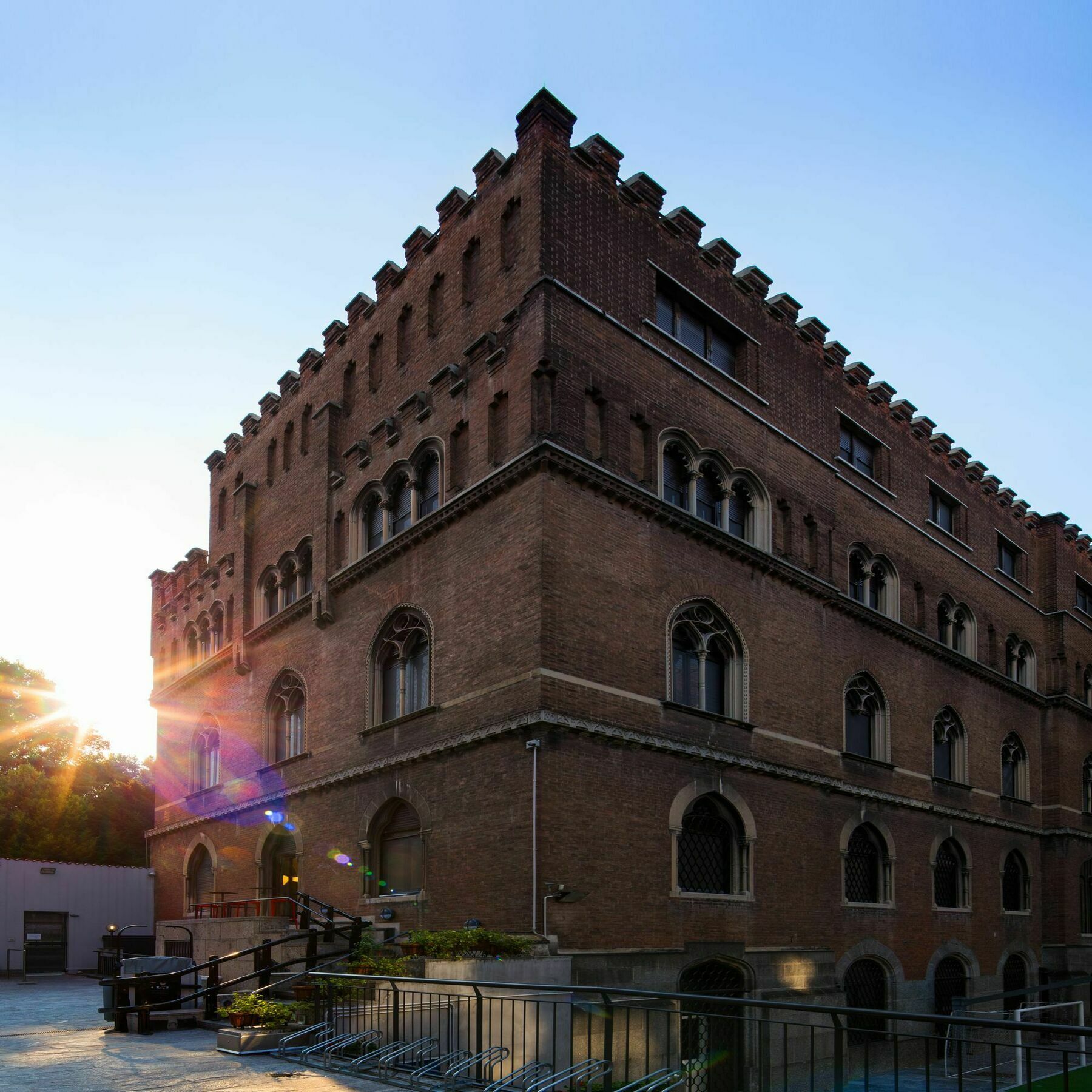 Babila Hostel Милан Экстерьер фото