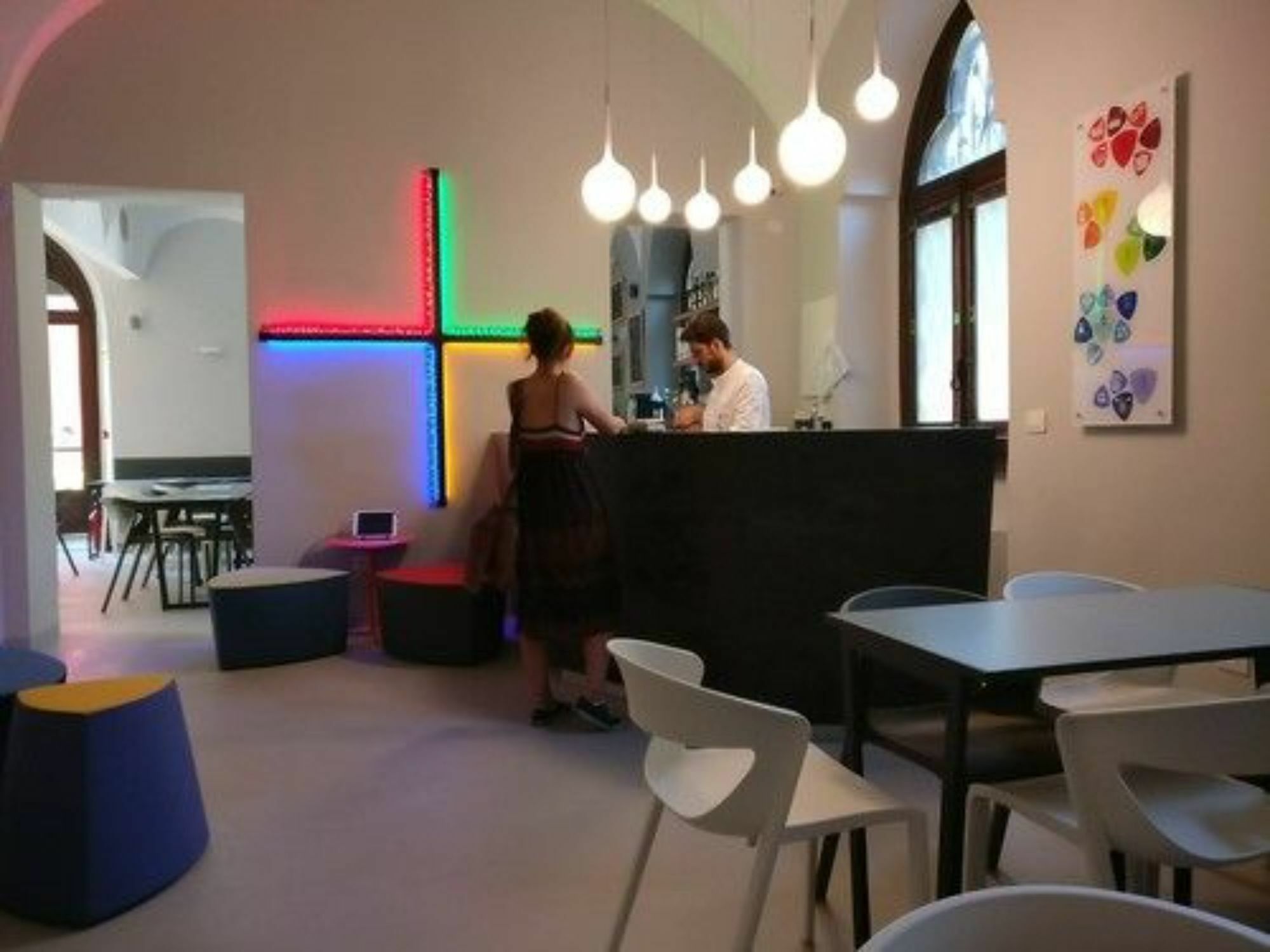 Babila Hostel Милан Экстерьер фото